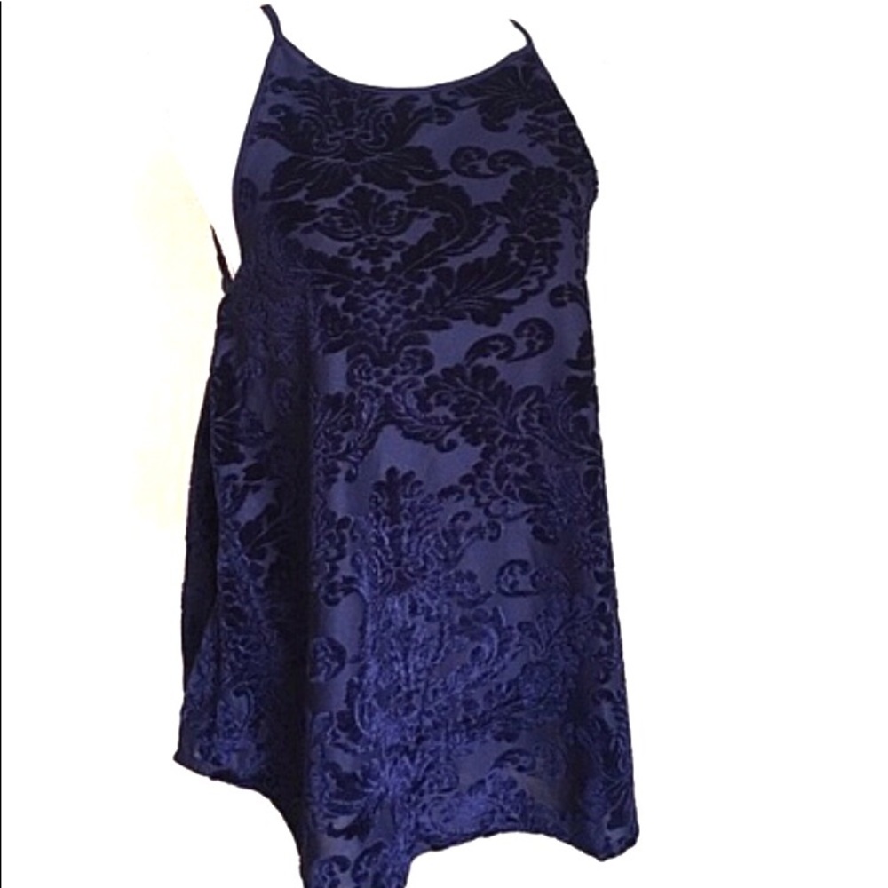 CABLE & GAUGE  Velvet Floral  Race Back Top